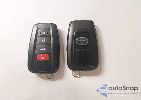 2021 Toyota Corolla Le z USA, uszkodzony, nr VIN JTDEAMDE3MJ028679